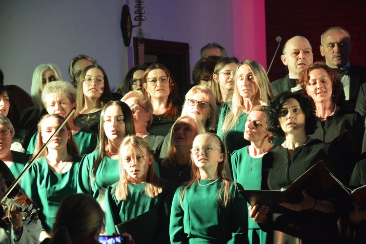 Koncert na pięć chórów w Świniarsku