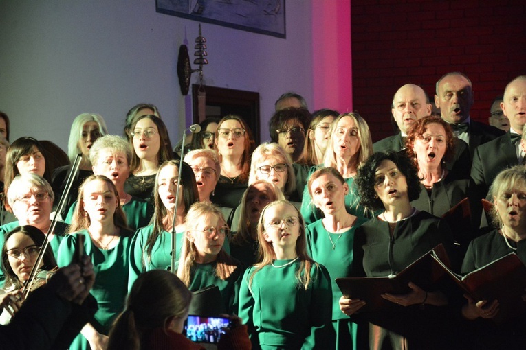 Koncert na pięć chórów w Świniarsku