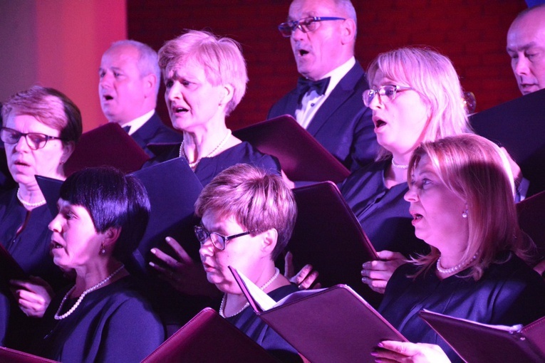 Koncert na pięć chórów w Świniarsku