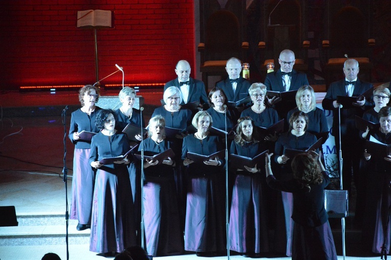 Koncert na pięć chórów w Świniarsku