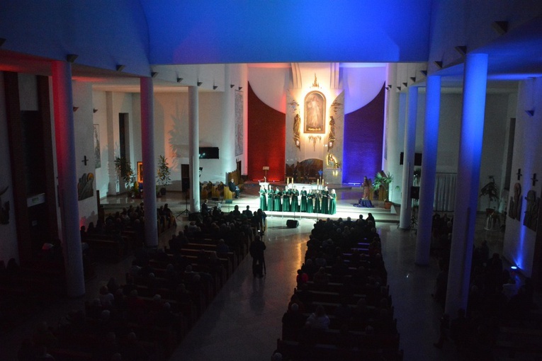 Koncert na pięć chórów w Świniarsku