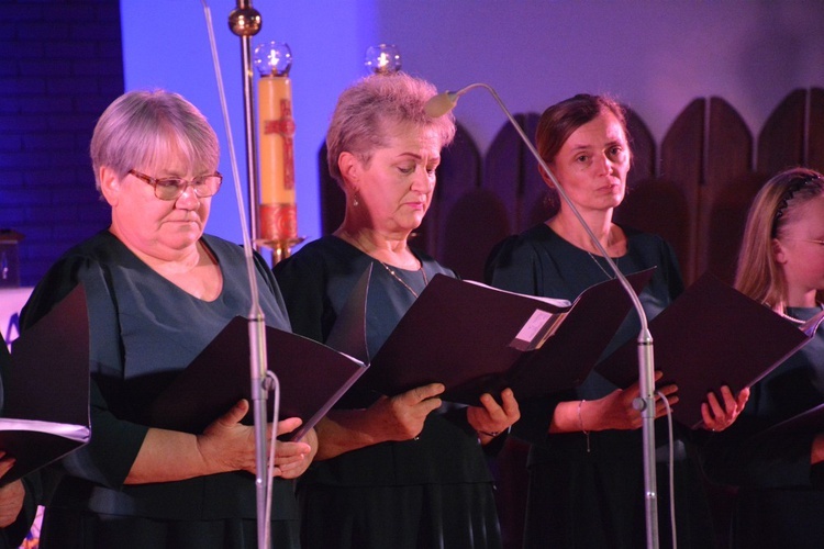 Koncert na pięć chórów w Świniarsku