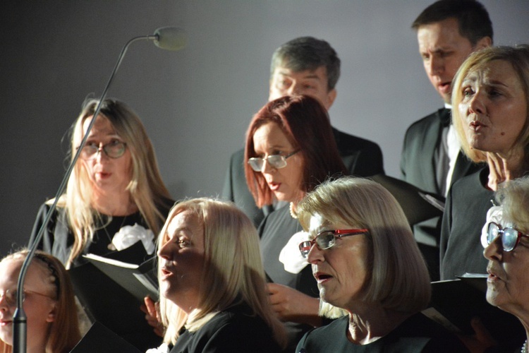 Koncert na pięć chórów w Świniarsku