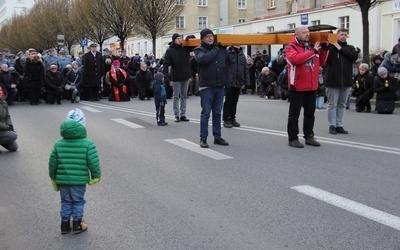 Z krzyżem przez Gdynię