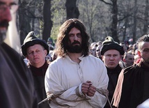 ▲	Wzrok Jezusa przenika duszę na wskroś.