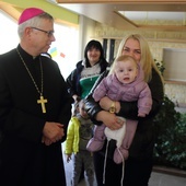 Piechowice. Biskup odwiedził uchodźców