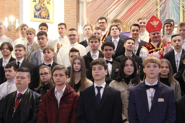 Bierzmowanie w parafii Miłosierdzia Bożego w Brzesku 2022