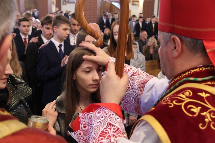 Bierzmowanie w parafii Miłosierdzia Bożego w Brzesku 2022