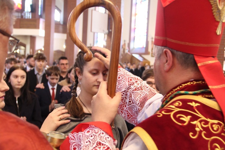 Bierzmowanie w parafii Miłosierdzia Bożego w Brzesku 2022