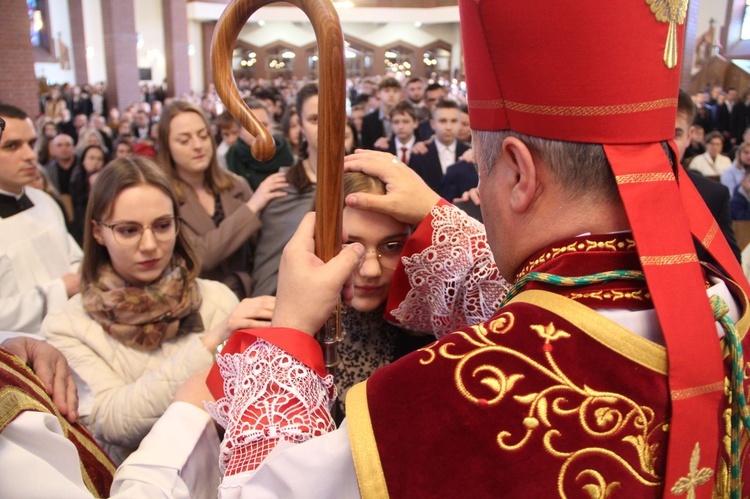 Bierzmowanie w parafii Miłosierdzia Bożego w Brzesku 2022