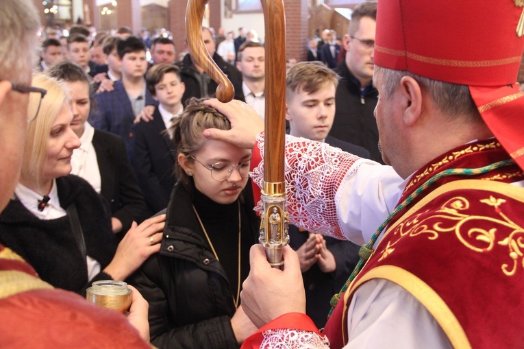 Bierzmowanie w parafii Miłosierdzia Bożego w Brzesku 2022