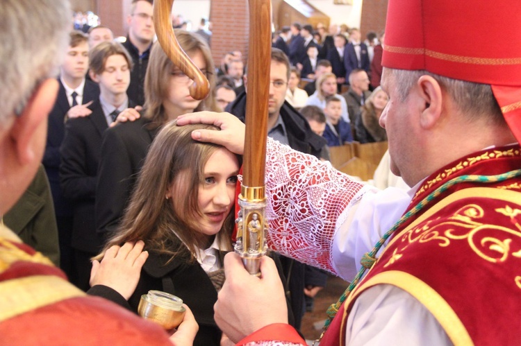 Bierzmowanie w parafii Miłosierdzia Bożego w Brzesku 2022