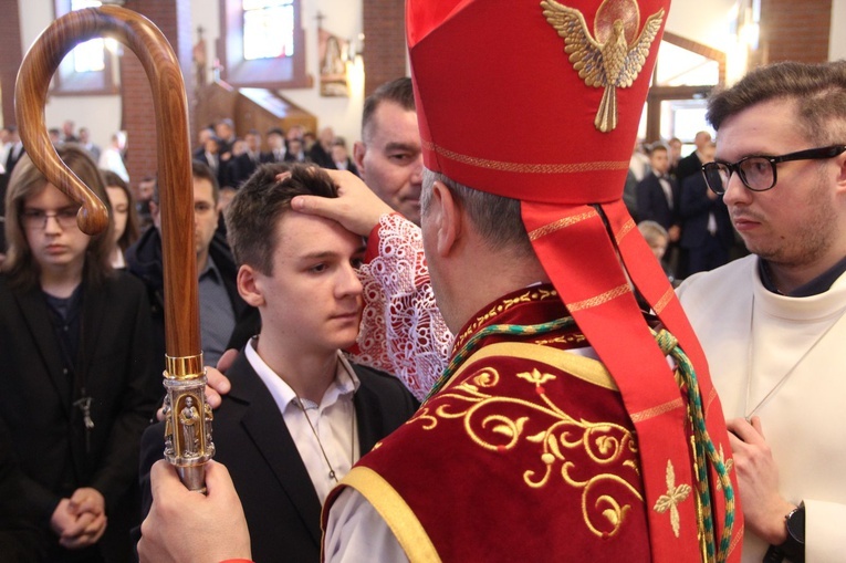 Bierzmowanie w parafii Miłosierdzia Bożego w Brzesku 2022