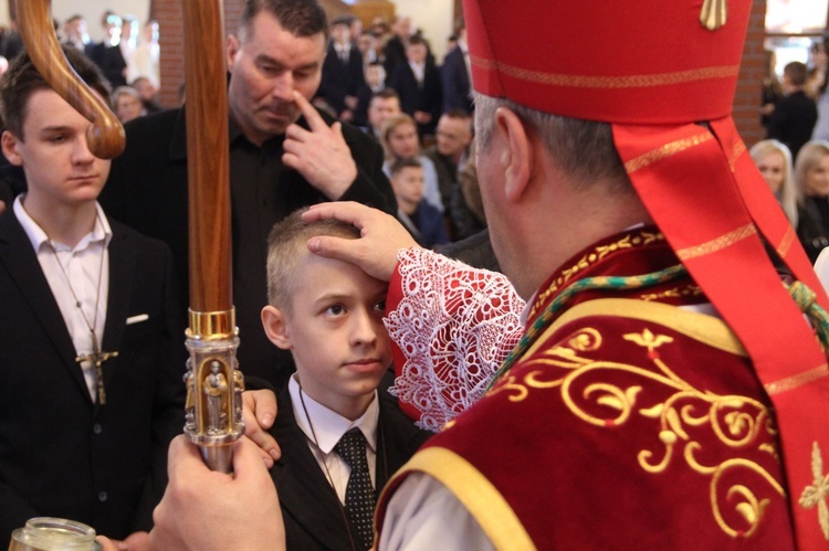 Bierzmowanie w parafii Miłosierdzia Bożego w Brzesku 2022