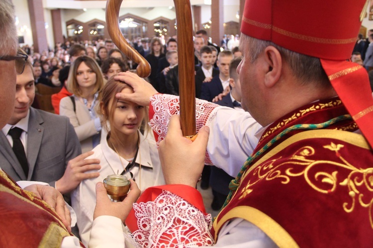 Bierzmowanie w parafii Miłosierdzia Bożego w Brzesku 2022