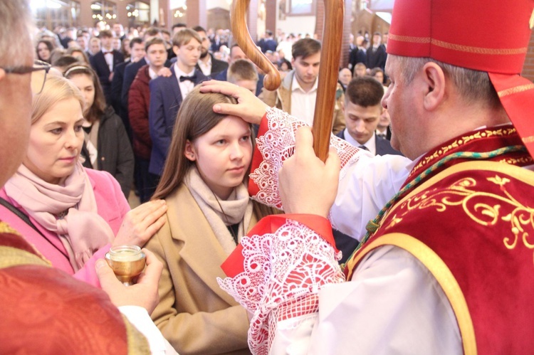 Bierzmowanie w parafii Miłosierdzia Bożego w Brzesku 2022