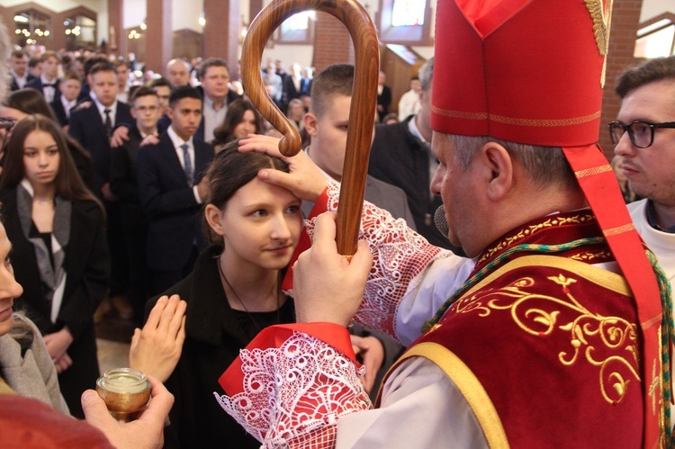 Bierzmowanie w parafii Miłosierdzia Bożego w Brzesku 2022