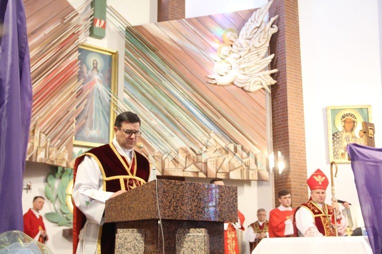 Bierzmowanie w parafii Miłosierdzia Bożego w Brzesku 2022