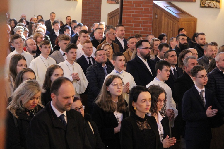 Bierzmowanie w parafii Miłosierdzia Bożego w Brzesku 2022