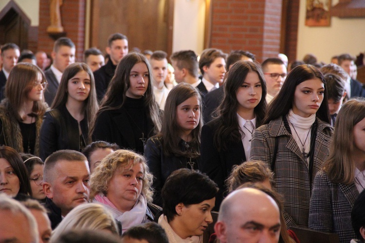 Bierzmowanie w parafii Miłosierdzia Bożego w Brzesku 2022