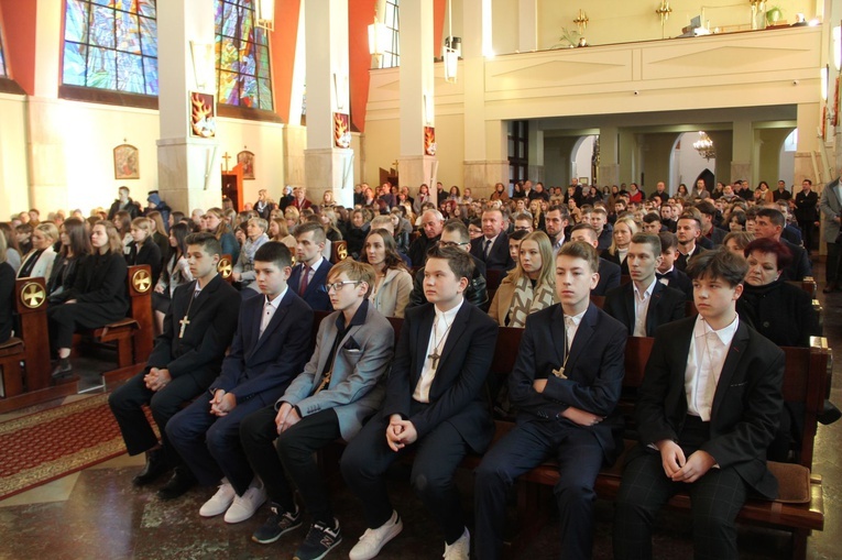 Bierzmowanie w sanktuarium św. Jakuba w Brzesku 2022