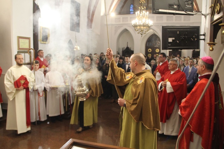 Żeby się zbawić, nie wystarczy być bierzmowanym ani nawet pobożnym