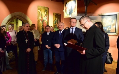 Zebranych gości powitał dyrektor muzeum ks. Andrzej Rusak.