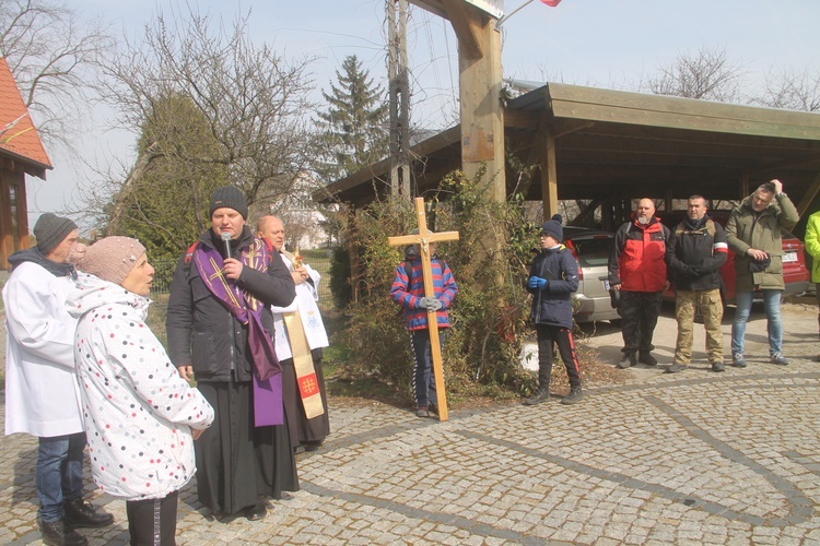 Dziadkowie, ojcowie i chłopcy na drodze Chrystusa