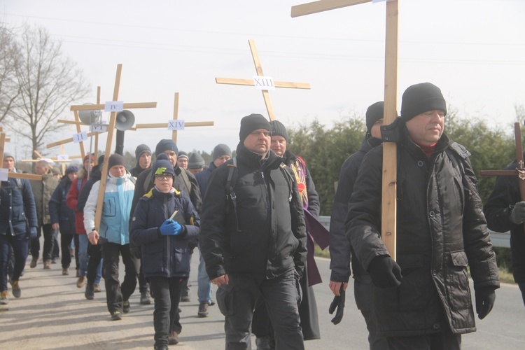 Dziadkowie, ojcowie i chłopcy na drodze Chrystusa