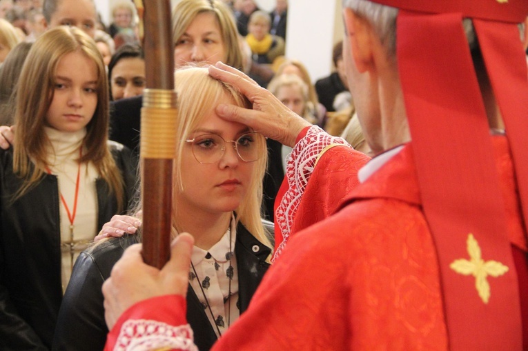 Bierzmowanie w kościele Matki Bożej Szkaplerznej w Tarnowie 2022