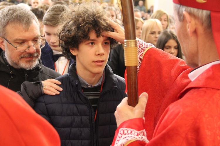 Bierzmowanie w kościele Matki Bożej Szkaplerznej w Tarnowie 2022