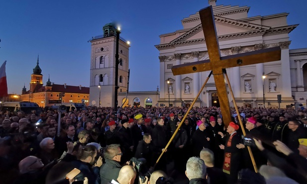 Modest Amaro przygotuje rozważania Drogi Krzyżowej ulicami Warszawy