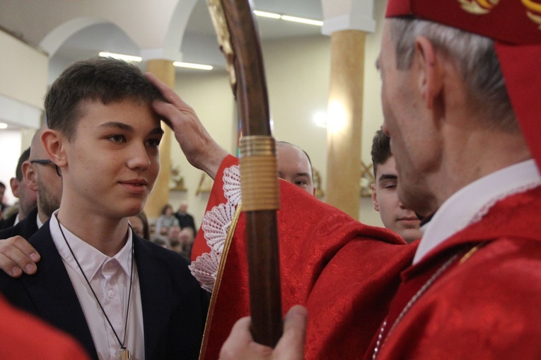 Wylanie Ducha Świętego jak niegdyś na Apostołów w dniu Pięćdziesiątnicy