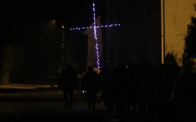 Zbylutów. Nocna Droga Krzyżowa