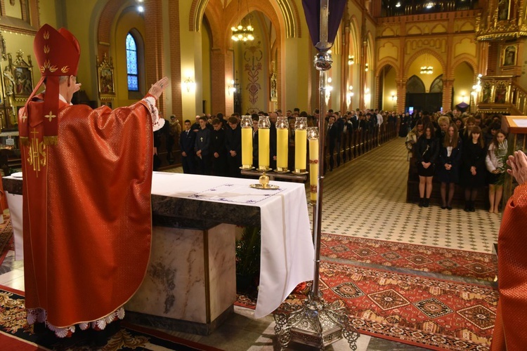 Bierzmowanie u Świętej Rodziny w Tarnowie