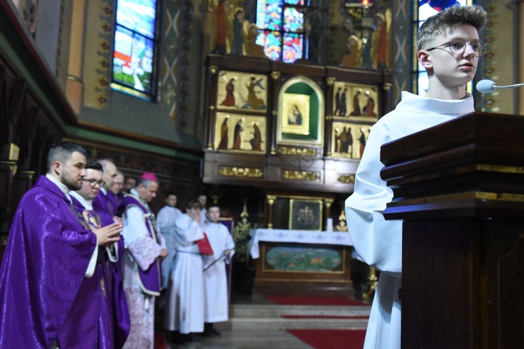 Lektorzy w Nawojowej