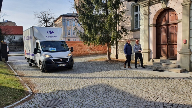 Transport darów dla Ukrainy z Francji