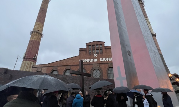 Katowice. Droga Krzyżowa ulicami miasta