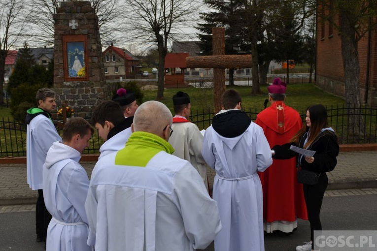 Poświęcenie przydrożnych krzyży w Korytach