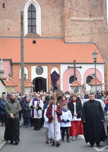 Droga Krzyżowa ulicami Góry