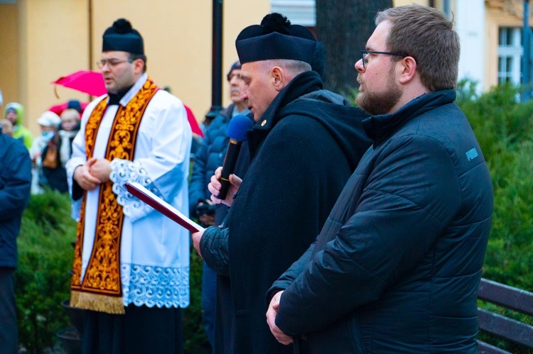 Droga Krzyżowa ulicami Oławy