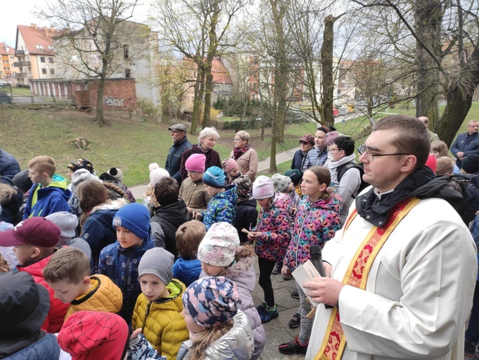 Droga Krzyżowa dzieci ulicami Oleśnicy