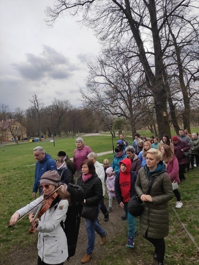 Droga Krzyżowa dzieci ulicami Oleśnicy