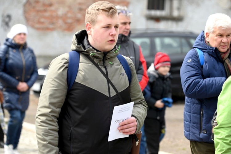 Dekanalna Droga Krzyżowa na Chełmiec