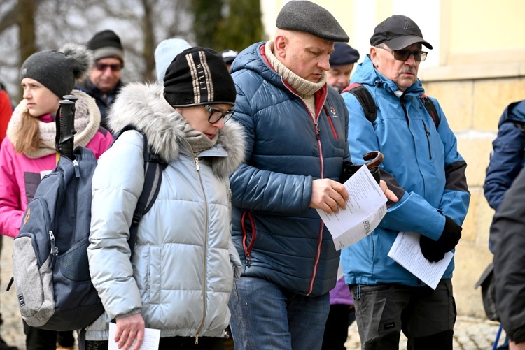 Dekanalna Droga Krzyżowa na Chełmiec