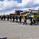 W Gdańsku górale zainstalowali ogromną wielkanocną palmę