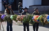 W Gdańsku górale zainstalowali ogromną wielkanocną palmę