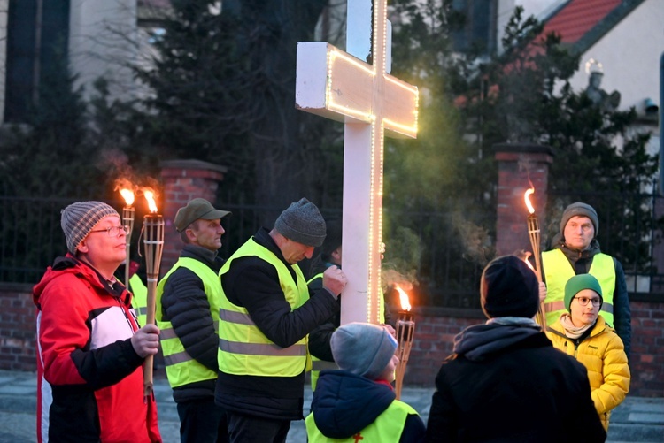 Droga Krzyżowa ulicami Dzierżoniowa