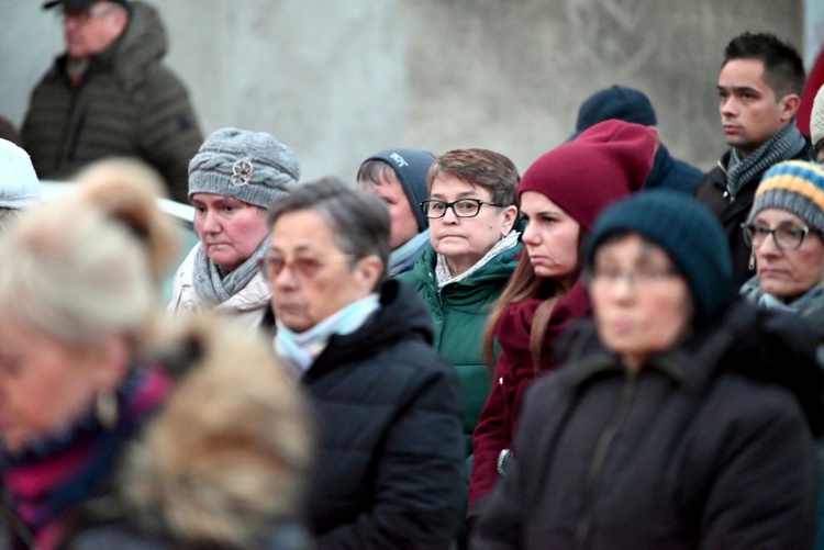 Droga Krzyżowa ulicami Dzierżoniowa