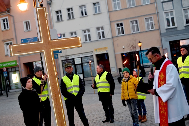 Droga Krzyżowa ulicami Dzierżoniowa